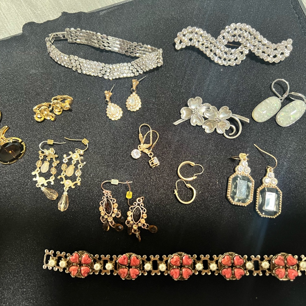 Vintage jewelry lot